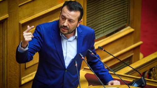 Ο Παππάς διαψεύδει τον εαυτό του: Δεν υπήρξε καμία προσυνεννόηση με τα κόμματα για την πρόταση δυσπιστίας
