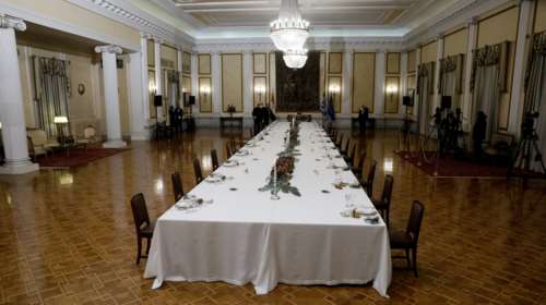 25η Μαρτίου - Δείπνο στο Προεδρικό Μέγαρο: Αυτό είναι το αμιγώς ελληνικό μενού που θα απολαύσουν οι καλεσμένοι - Κακαβιά και χριστόψαρο