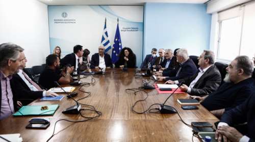 Εμπλοκή στο ντιμπέιτ των πολιτικών αρχηγών: Τα κόμματα απέρριψαν το αίτημα των δημοσιογράφων για ελεύθερη ερώτηση