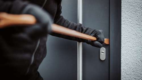 Τα χρήσιμα tips από την ΕΛΑΣ για όσους φεύγουν διακοπές: Οι τέσσερις τρόποι για να αποφύγετε τους διαρρήκτες [βίντεο]