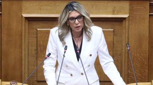 Η Καραμανλή καταψηφίζει το νομοσχέδιο για τα ομόφυλα ζευγάρια: &quot;Αν αυτό είναι πρόοδος τότε είμαι συντηρητική κι οπισθοδρομική&quot;