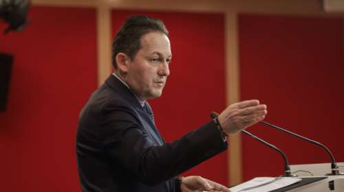 Απάντηση Πέτσα στον ΣΥΡΙΖΑ: Στην εκστρατεία συμμετείχαν ΜΜΕ που ασκούν έντονη κριτική στο έργο της κυβέρνησης