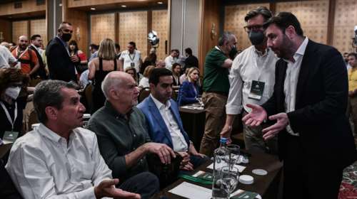 Κριτική από το ΠΑΣΟΚ για τη νέα Κυβέρνηση: &quot;Εναλλαγή ρόλων στην παρέα του Μαξίμου&quot;- &quot;Καλή επιτυχία&quot; ευχήθηκε ο Λοβέρδος