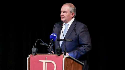 Δυσάρεστη έκπληξη για το Μαξίμου οι αιχμηρές διατυπώσεις Καραμανλή - Και για Σαμαρά, και για ελληνοτουρκικό διάλογο