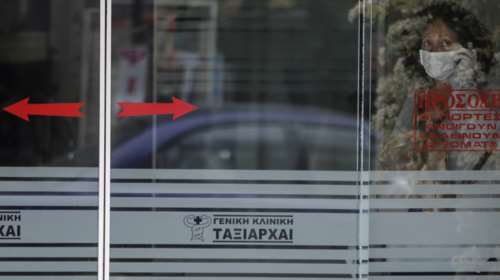 Για πρώτη φορά θυμωμένος ο Τσιόδρας: Για τα κρούσματα σε δύο κλινικές- Στο Περιστέρι και στα Νότια Προάστια