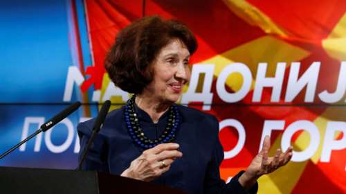 Η Σιλιάνοφσκα επιμένει ως &quot;Πρόεδρος της Μακεδονίας&quot; με νέα ανάρτηση - &quot;Άκυρη η ορκωμοσία της&quot;, λέει ο υπουργός Δικαιοσύνης