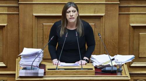 Πρόταση δυσπιστίας - Κωνσταντοπούλου: "Τα σαπάκια βαγόνια της Siemens της δεκαετίας του '90 κατέρρεαν καθημερινά και το γνωρίζατε"