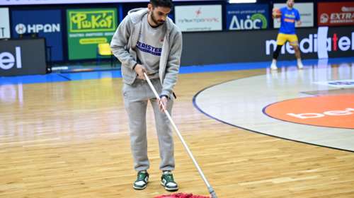 Αναβλήθηκε λόγω κακοκαιρίας ο αγώνας Περιστέρι-Σαραγόσα: Μπήκαν νερά από την οροφή