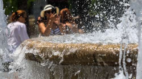 Καιρός: Στα ύψη και πάλι η θερμοκρασία - &quot;Φλερτάρει&quot; με 40αρια ο υδράργυρος