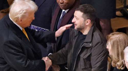 Θερμή χειραψία και χαμόγελα μετά την πρώτη συνάντηση Τραμπ - Ζελένσκι: &quot;Όλοι θέλουμε να τελειώσει ο πόλεμος με δίκαιο τρόπο&quot;