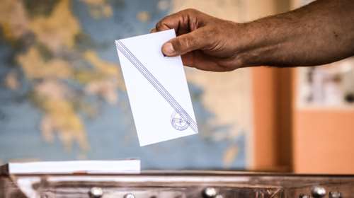 Δημοσκόπηση Pulse: Φθορά της κυβέρνησης λόγω Τεμπών, κερδίζει ο Κασσελάκης τη μάχη με Ανδρουλάκη