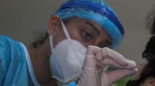 Κορονοϊός: Στο &quot;κόκκινο&quot; και σήμερα με 354 νέα κρούσματα - 3 νεκροί σε 24 ώρες, 78 οι διασωληνωμένοι