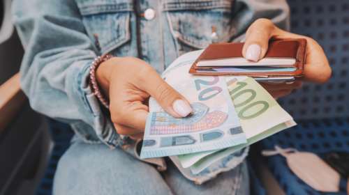 Έκτακτο επίδομα 300 ευρώ σε 2.500 μακροχρόνια άνεργους - Ποιοι το δικαιούνται