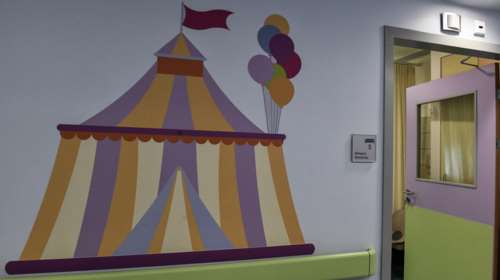 Παίδων: 14χρονος παρενόχλησε σεξουαλικά δύο παιδιά μέσα στο νοσοκομείο - Τον έσπασε στο ξύλο ο νονός του ενός