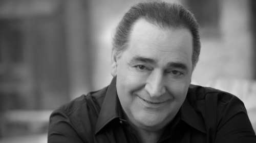 Το μεγάλο ανεκπλήρωτο όνειρο του Βασίλη Καρρά: Μεγάλη συναυλία-αφιέρωμα στις 13 Ιουνίου 2025 στο Καλλιμάρμαρο Στάδιο