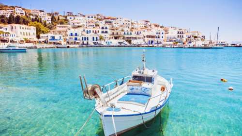 Ενα κυκλαδονήσι ως "μυστικός παράδεισος" - Ο ιδανικός προορισμός για τους Βρετανούς τουρίστες