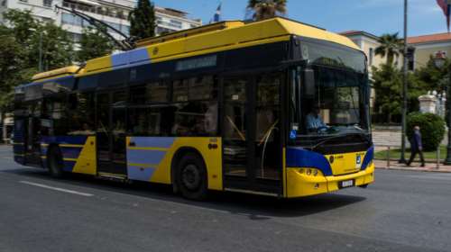 Δραπετσώνα: Οδηγός τρόλεϊ απείλησε επιβάτη με όπλο και συνελήφθη