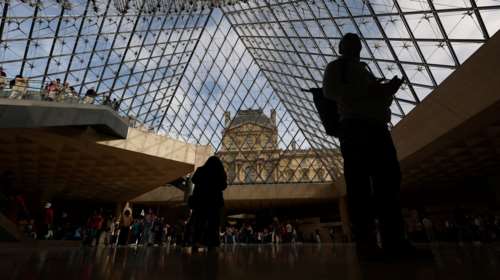 Νέες αποκαλύψεις για τη ληστεία στο Λούβρο: Οι δράστες ξέφυγαν από τους αστυνομικούς για 30 δευτερόλεπτα