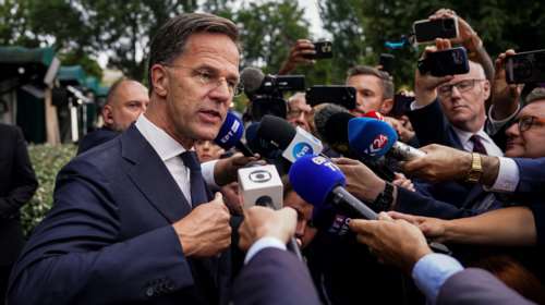 Ρούτε: Συζητώνται εγγυήσεις ασφαλείας &quot;τύπου άρθρου 5&quot; για την Ουκρανία, όχι όμως η ένταξή της στο NATO