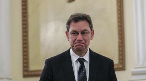 Άλμπερτ Μπουρλά: Θετικός στον κορονοϊό και ο επικεφαλής της Pfizer - Τετραπλά εμβολιασμένος κάνει αγωγή με Paxlovid