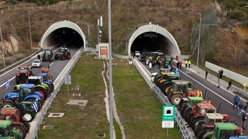 Αγρότες: Στα Τέμπη τα τρακτέρ, κλειστές οι σήραγγες για τα φορτηγά - Απαγόρευση κυκλοφορίας ΙΧ από την τροχαία