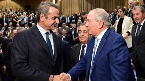 Δημοσκόπηση RealPolls: Καλύτερος στην προάσπιση των εθνικών συμφερόντων ο Μητσοτάκης, δεύτερος ο Καραμανλής