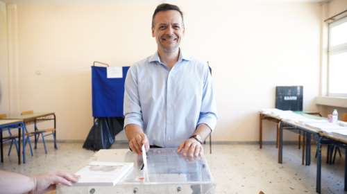 Στο 63ο Λύκειο ψήφισε ο δήμαρχος Αθηναίων, Χάρης Δούκας - &quot;Πρώτα κάλπη, μετά παραλία&quot; [εικόνες]
