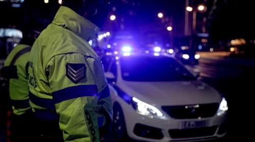 Αγρια συμπλοκή ανηλίκων σε εμπορικό κέντρο στα Σπάτα - Δύο 16χρονοι τραυματίες, δύο συλλήψεις