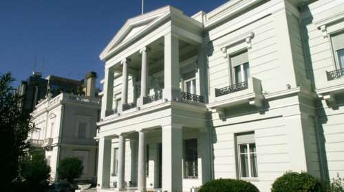 Απάντηση της Αθήνας στην πρόκληση Μίτσκοσκι για τη Συμφωνία των Πρεσπών: Το erga omnes δεν επιδέχεται καμία αμφισβήτηση