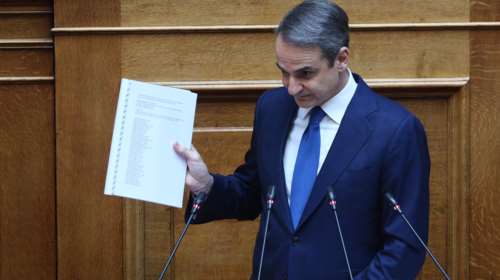 Μητσοτάκης στη Βουλή για τα Τέμπη: &quot;Αστήρικτη και πολύ προσβλητική η θεωρία περί συγκάλυψης&quot;