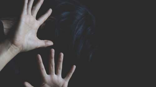 Κολωνός: Πρώην διοικητή της Αστυνομίας βάζει στο &quot;κάδρο&quot; η 12χρονη - &quot;Φοβάμαι μη μας δει η γυναίκα μου&quot;