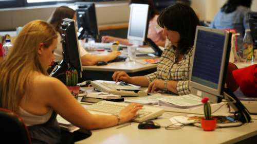 Μπαράζ ελέγχων σε εισοδήματα έως 10.000 ευρώ - Οι ελ. επαγγελματίες δηλώνουν εισόδημα 4,3 δισ. με... δεκαπλάσιο τζίρο