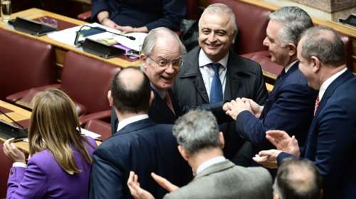 Ο Κωνσταντίνος Τασούλας αποχαιρέτησε τη Βουλή - Η ομιλία, οι χειραψίες και το χειροκρότημα των βουλευτών της ΝΔ [εικόνες]