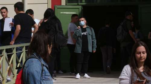 Λάρισα: Τι κατέθεσε η 16χρονη για τον καθηγητή Θρησκευτικών που κατηγορείται για ασέλγεια– &quot;Μου είπε να διαγράψω τα email&quot;