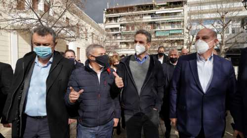 Στην Καρδίτσα ο Κυριάκος Μητσοτάκης: "Οι ειδικοί μάς υπέδειξαν να περιορίσουμε το λιανεμπόριο"