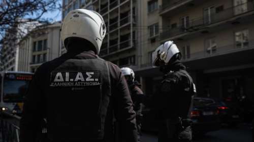 Συνελήφθησαν τέσσερις αστυνομικοί που βασάνιζαν κρατούμενο - Τον χτυπούσαν και τον απειλούσαν