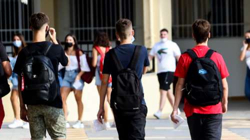 Άνοιγμα σχολείων: Τι ισχύει από Δευτέρα για Γυμνάσια, Λύκεια και φροντιστήρια - Δηλώσεις Κεραμέως [βίντεο]