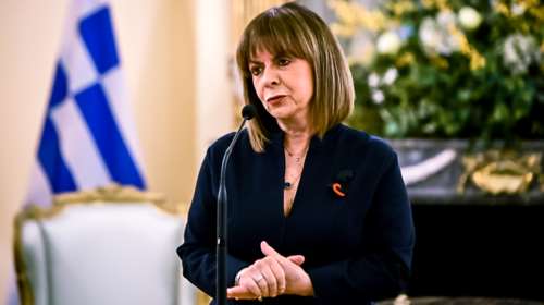 Σακελλαροπούλου για τον θάνατο του Νίκου Παπαδάκη: Το έργο του θα συνεχίσει να φωτίζει τις νέες γενιές ερευνητών