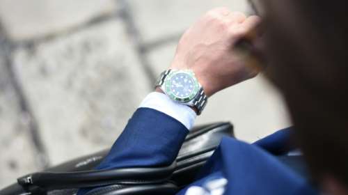 Οφθαλμίατρος στη βόρεια Ελλάδα αγόραζε πανάκριβα ρολόγια για να κρύψει εισοδήματα 161.000 ευρώ