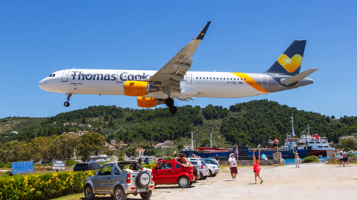 Στην αντεπίθεση οι plane spotters μετά το ατύχημα με τη Βρετανίδα: &quot;Δεν φταίμε εμείς για τη Σκιάθο&quot;