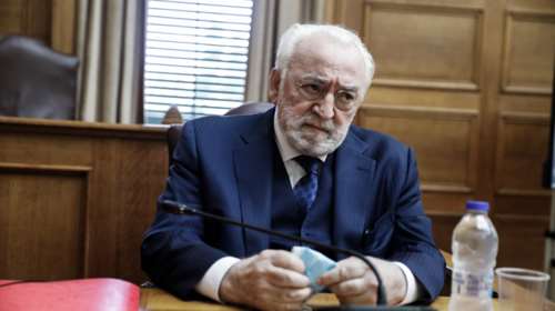 Εξηγήσεις από Τσίπρα ζητούν ΝΔ - ΠΑΣΟΚ μετά την κατάθεση της γραμματέως Καλογρίτσα για λεφτά σε τσάντες - &quot;Αστειότητες&quot;, λέει ο ΣΥΡΙΖΑ