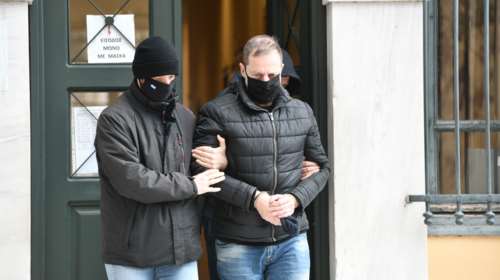 Δημήτρης Λιγνάδης: Για 2η μέρα σε κελί της ΓΑΔΑ - Τι έφαγε, ποιοι τον επισκέφτηκαν