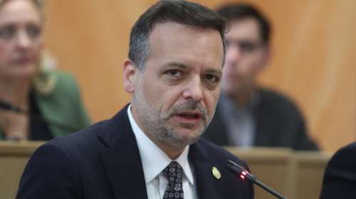 Δούκας αδειάζει Τσουκαλά: Στόχος του ΠΑΣΟΚ η πρώτη θέση στις εκλογές, οτιδήποτε άλλο θα είναι προφανής αποτυχία