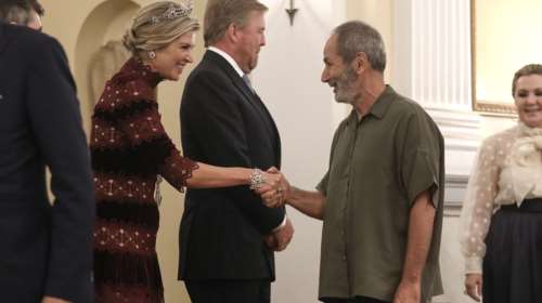 Το μενού στο Προεδρικό με φαγκρί &amp; τραχανά, ο Mr. COCO-MAT με σανδάλια &amp; τα ποδήλατα από τα καμένα της Εύβοιας