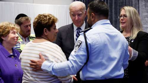 Η γυναίκα που έγινε σύμβολο στο Ισραήλ: Καθυστέρησε τους τρομοκράτες της Χαμάς με... τσάι και φαγητό και έσωσε το σπίτι της [Βίντεο]