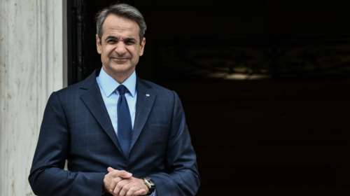 Πανελλήνιες 2022: Το μήνυμα Μητσοτάκη στους μαθητές - &quot;Τα παιδιά μας ανοίγουν ένα νέο κεφάλαιο στο βιβλίο της ζωής τους&quot;