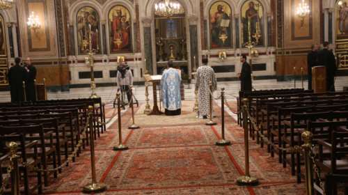 Εκκλησιασμός στο σπίτι: Πώς θα δείτε τις Ακολουθίες της Μεγάλης Εβδομάδας