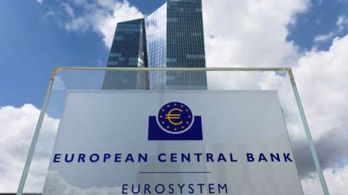 Ιταλία: Καταρχήν αντίθετη η ΕΚΤ στην επιβολή έκτακτου φόρου στις ιταλικές τράπεζες