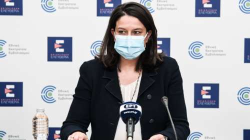 Κεραμέως: "Δεν θα ξανακλείσουν τα σχολεία - Μόλις 8 από τα 80.000 τμήματα είναι κλειστά λόγω κρουσμάτων" [Βίντεο]