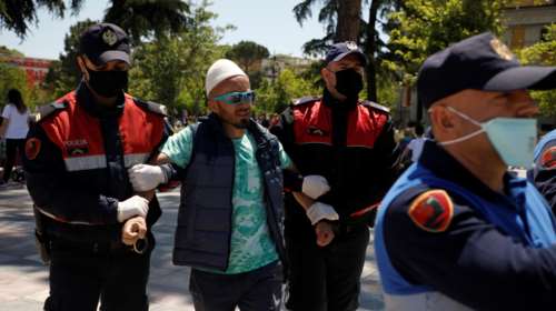 Αλβανία: Επεισόδια για την απόφαση της κυβέρνησης να κατεδαφίσει το Εθνικό Θέατρο